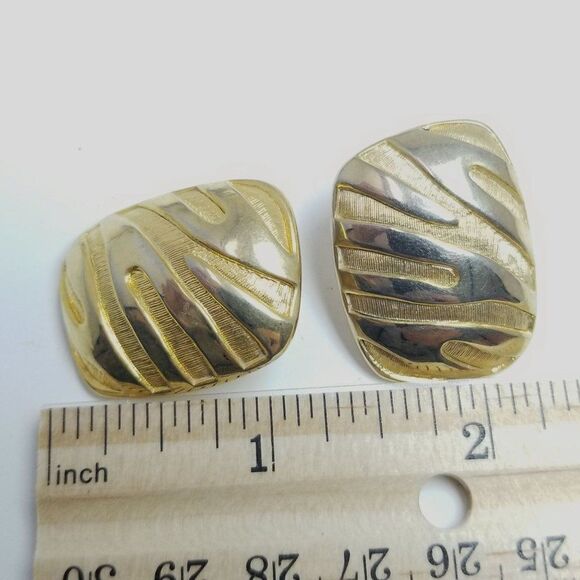 Vintage Retro Gold Tone Stud Earrings, Zig Zag Rectangle Design, 80s Style - Picture 4 of 6